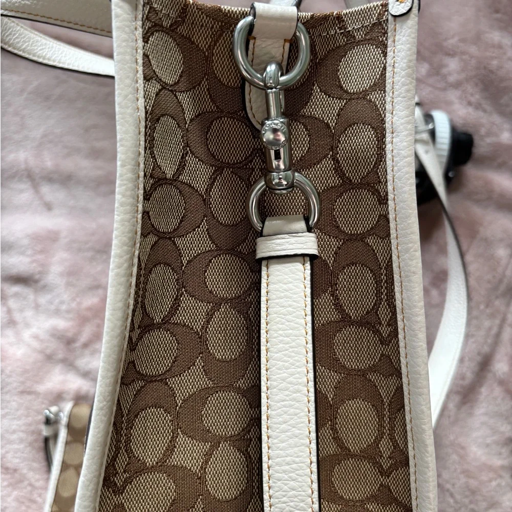 Coach Dempsey Carryall in Signature Jacquard with Rainbow Strip & Patch Pride - Picture 11 of 14
